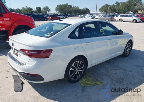 2023 Volkswagen Jetta 1.5T Sport z USA, uszkodzony, nr VIN 3VWAM7BU6PM054103